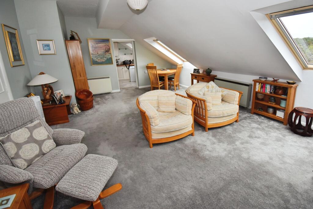 Apartment in Southampton - View 4