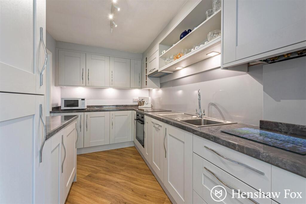 House in Southampton - More