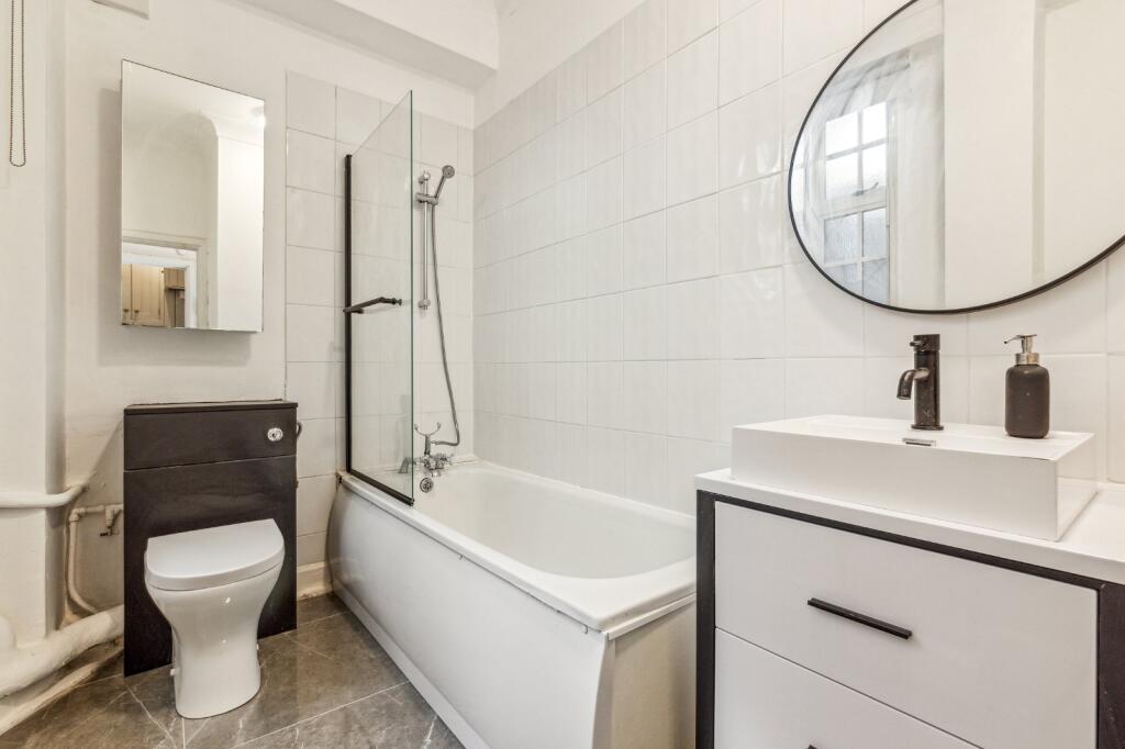 Apartment in London - More