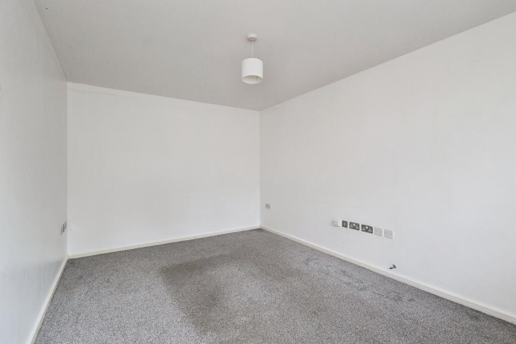 House in Oldham - View 4