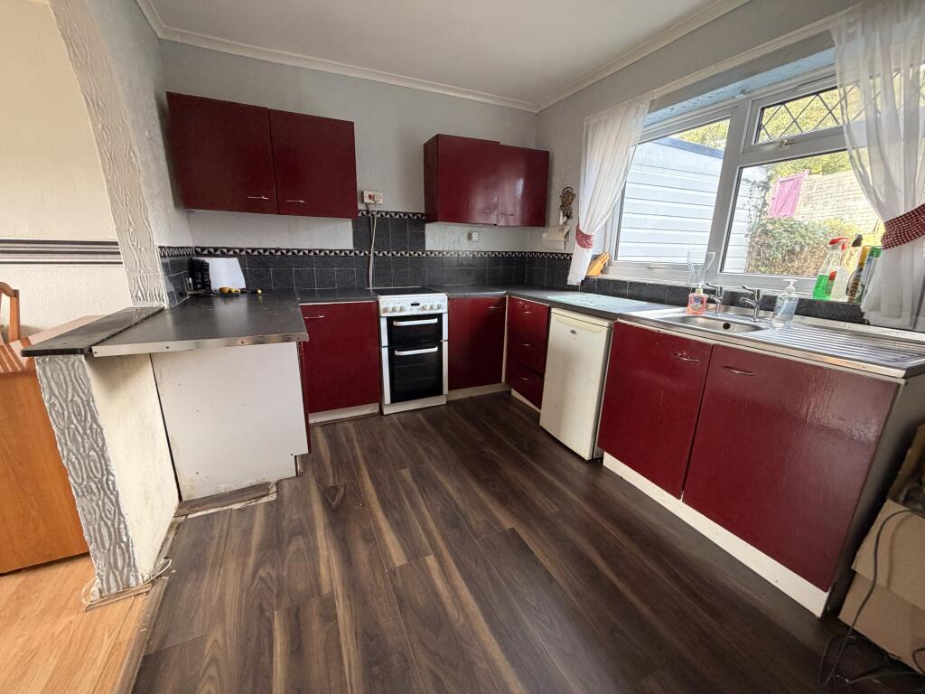 House in Newport - View 5