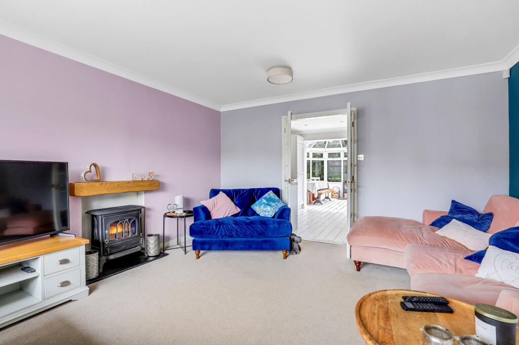 Badger Close, Hucknall, NG15 photo 3