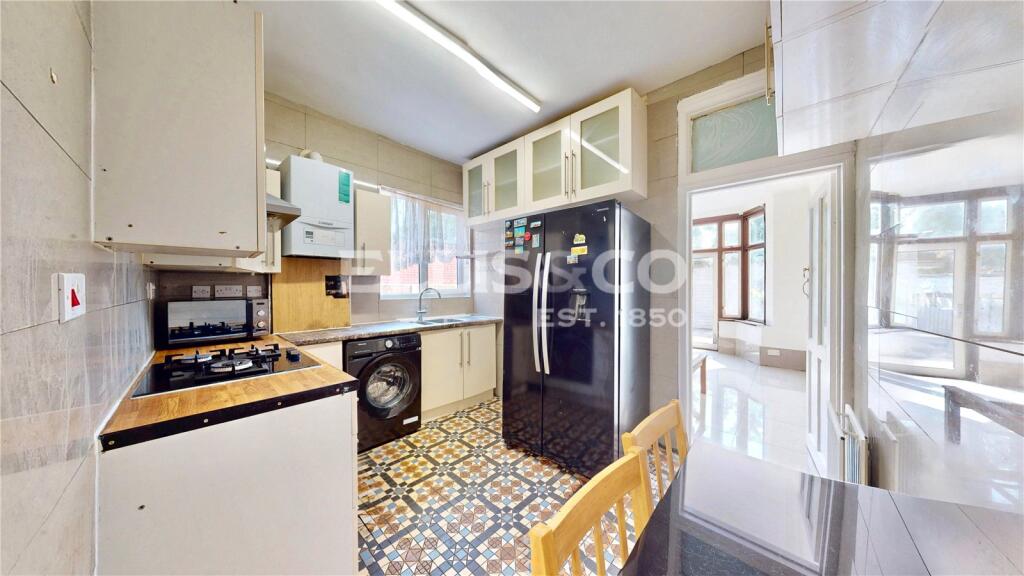 Apartment in Harrow - View 4