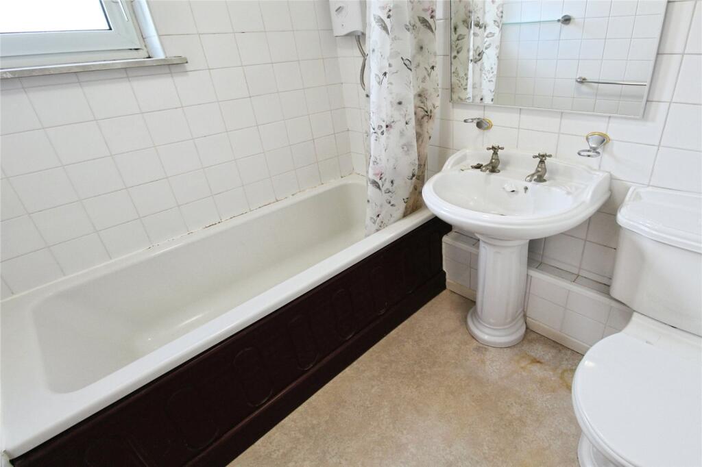 Kirtleton Avenue, Weymouth, Dorset, DT4 photo 4