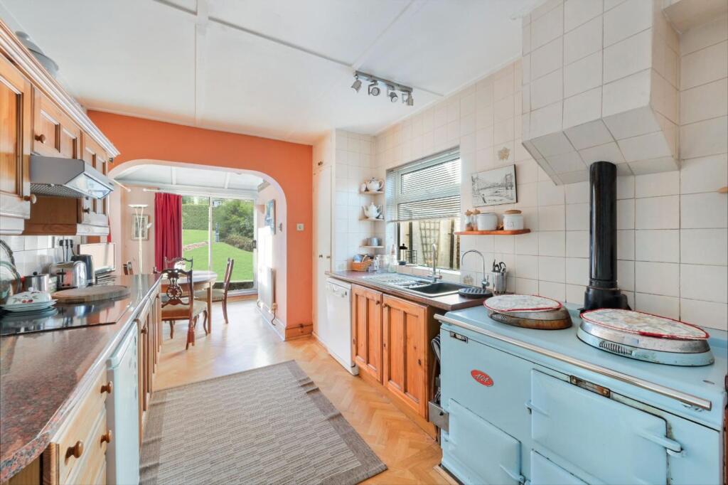 House in Tadworth - View 3