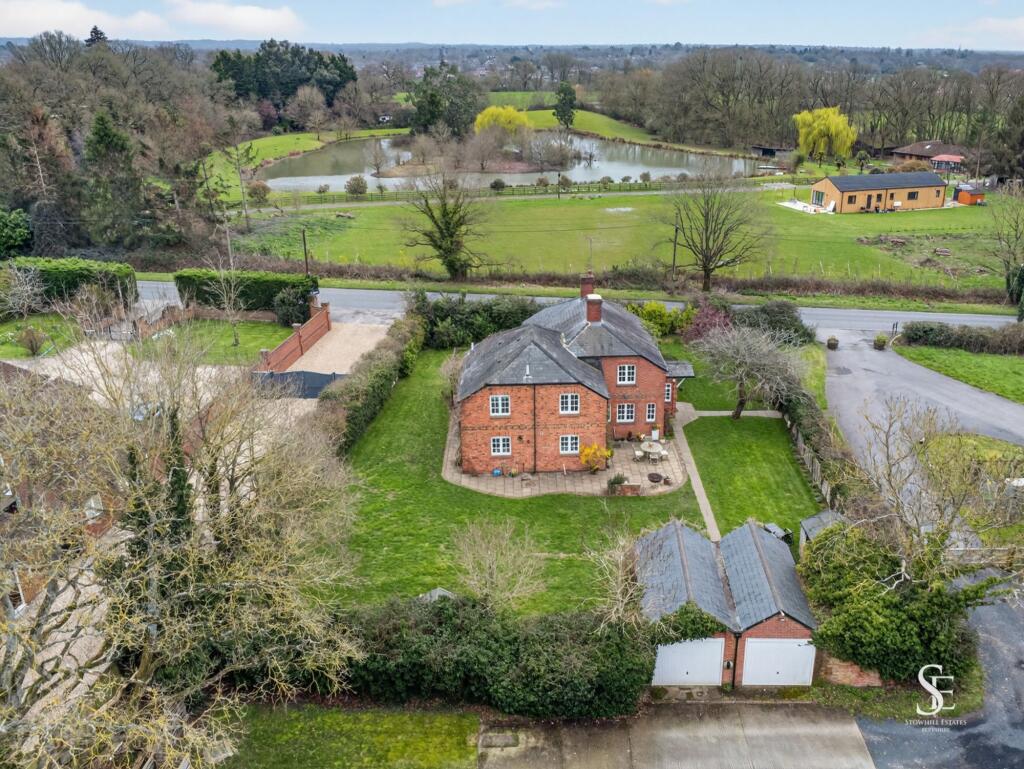 House in Wokingham, St. Nicholas, Hurst - View 5