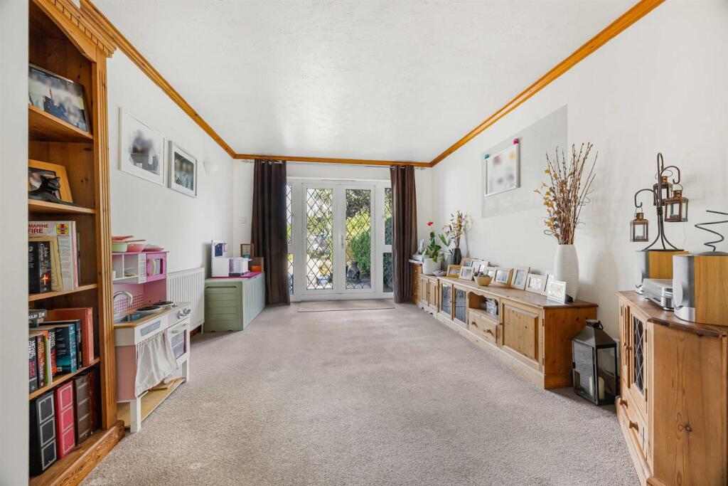 House in Slough, Cippenham - View 5