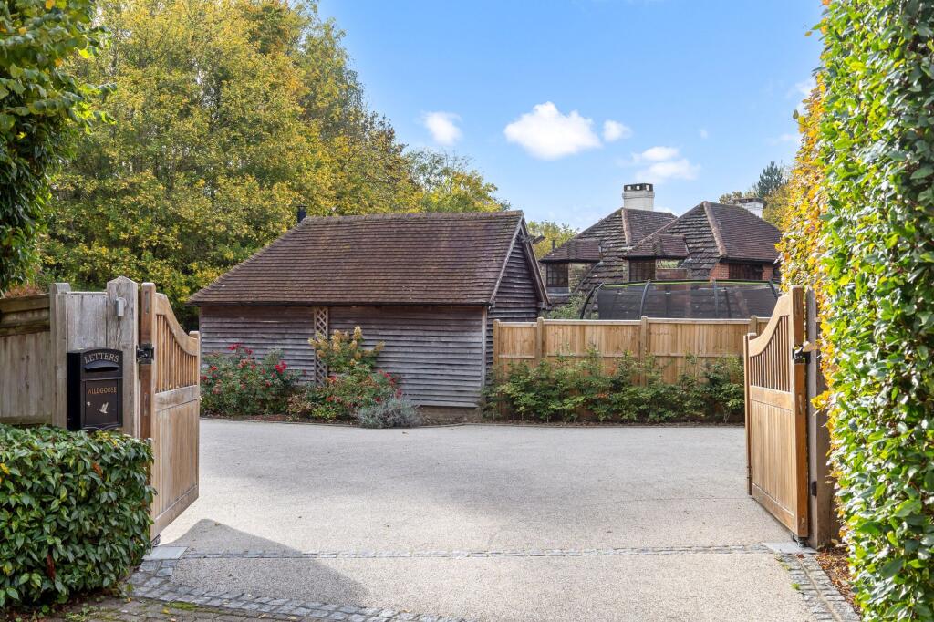 Wildgoose Drive, Horsham, RH12, Horsham
