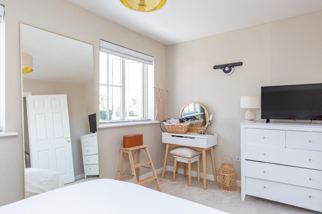 House in Gillingham, Peacemarsh - More