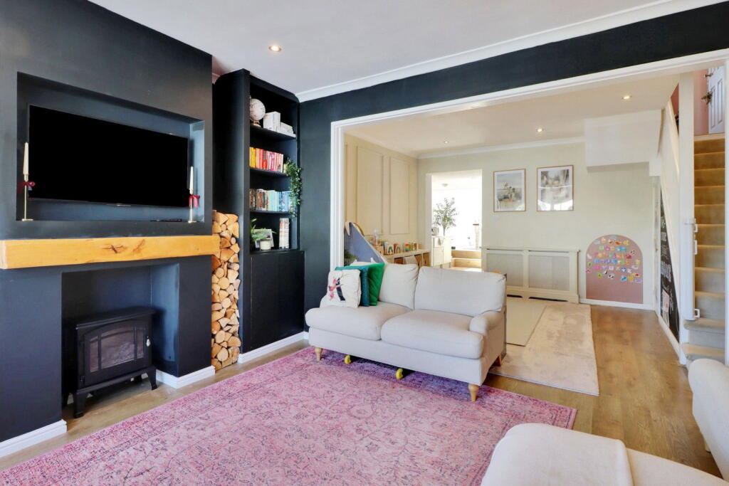 House in Dartford, Longfield and New Barn - View 3