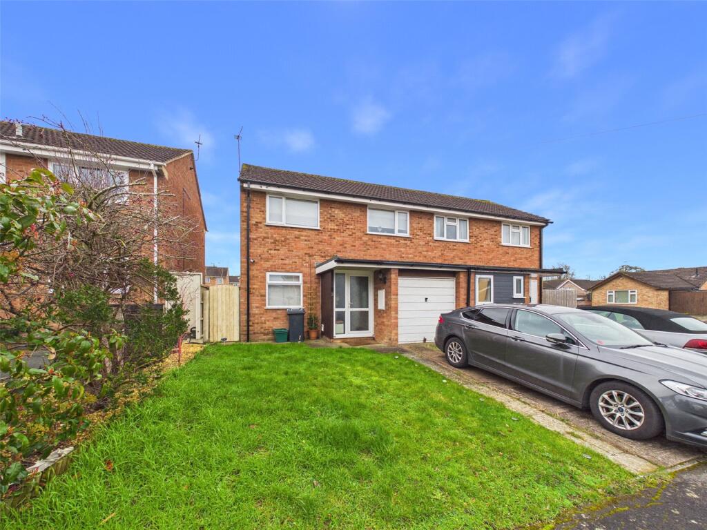 3-bed semi-detached on Berry Lawn, Abbeydale, Gloucester, Gloucestershire, GL4, £290,000