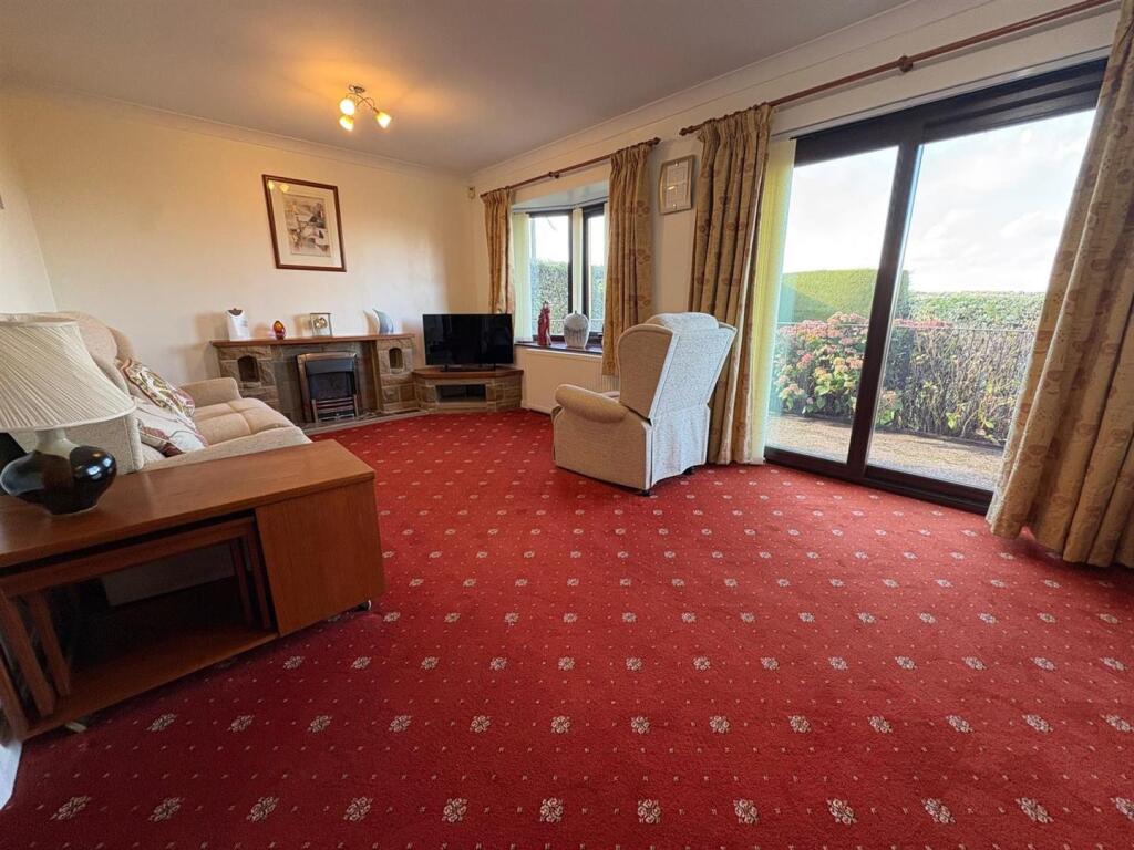 Buckingham Crescent, Clayton, Bradford photo 2