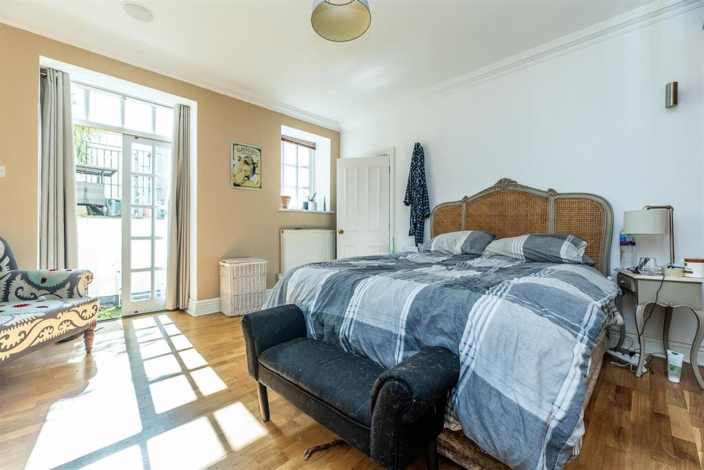 Apartment in Nottingham, The Park - More
