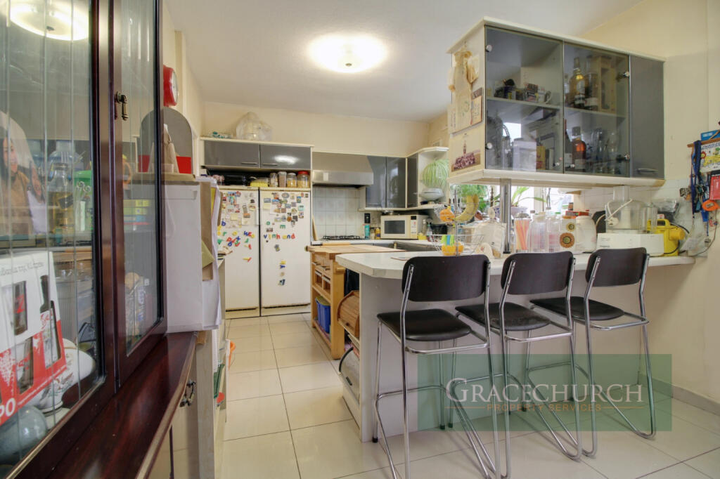 House in London - View 5