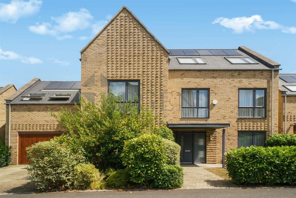 Main image of property: Well Grove, London, N20