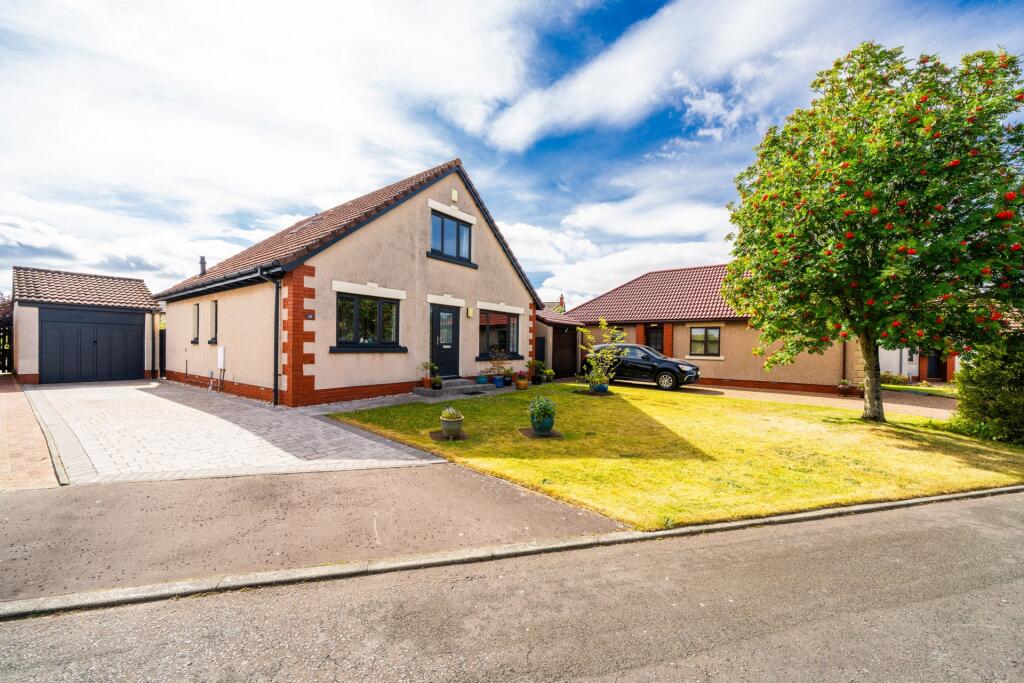 Main image of property: The Roundel, Lundin Links, KY8