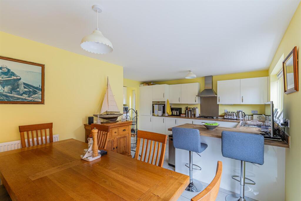 House in Cardiff, Wenvoe - More