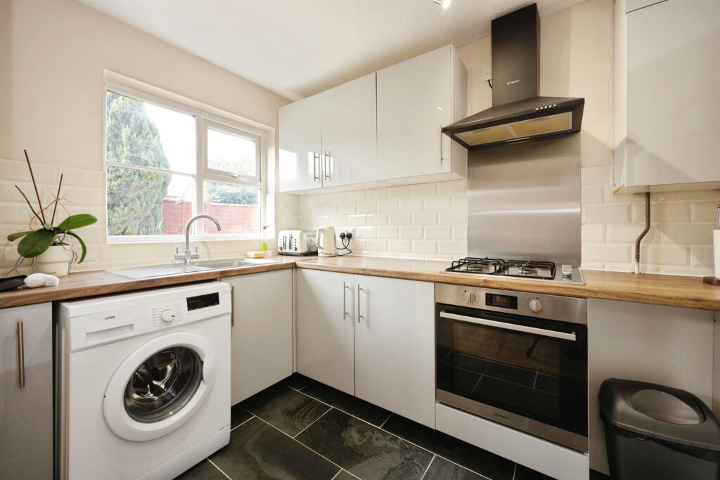 House in Luton - View 3