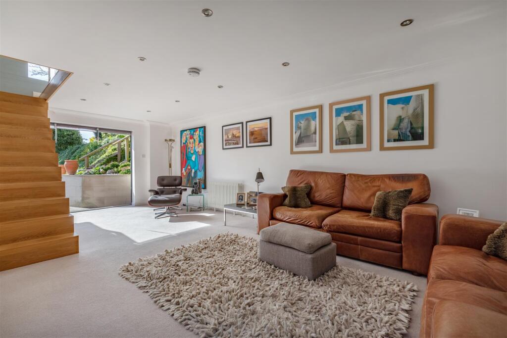 House in Brighton - View 5