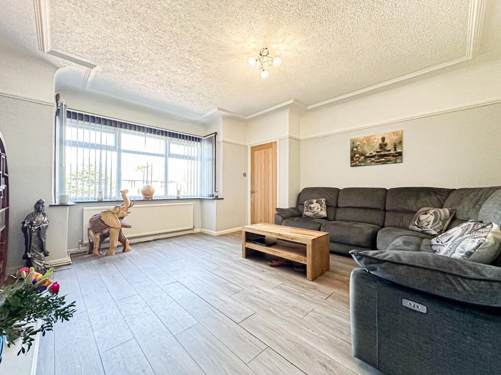 House in Wirral, Liverpool City Region - View 4