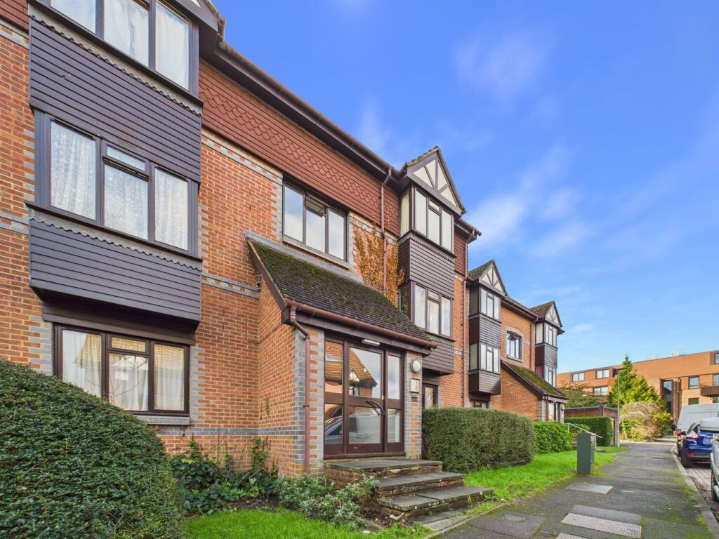 Main image of property: Rowe Court, Grovelands Road, Reading, RG30