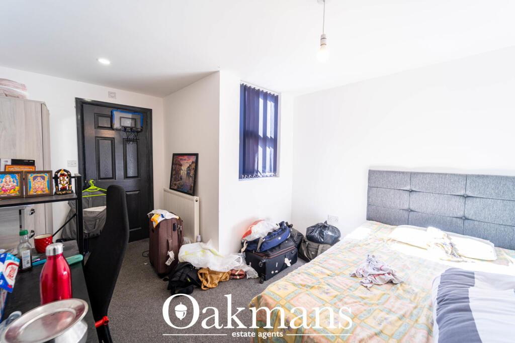 6 bedroom terraced house for rent