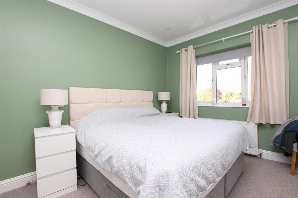 Eastfield Avenue, Bath, BA1