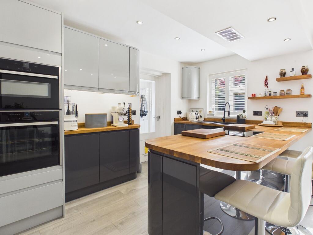 House in Towcester, West Northamptonshire - View 5