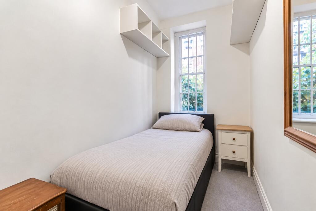 Apartment in London - View 5