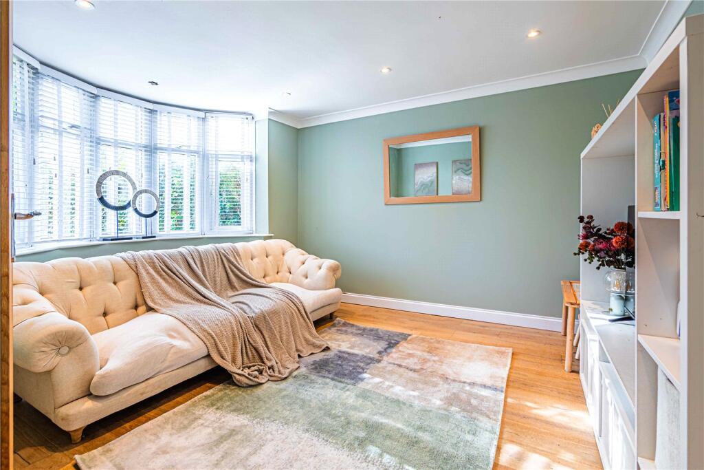 House in Luton - View 5