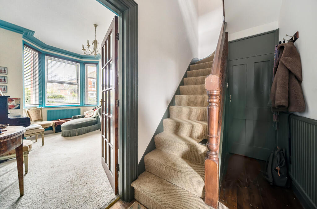 Heatherdeane Road, Highfield, Southampton, Hampshire, SO17 photo 3
