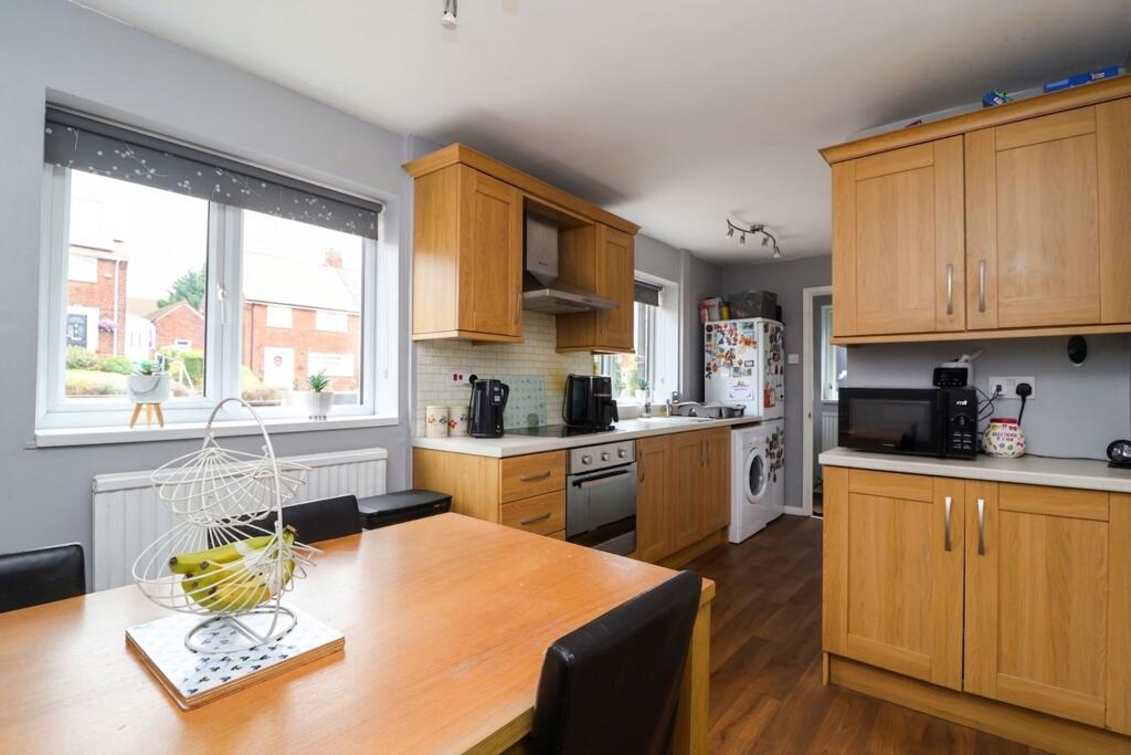 Chesterton Drive, Worksop, S81 photo 3