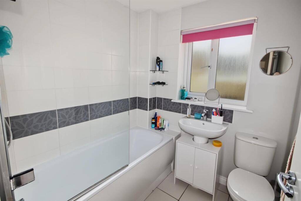 3-bed terraced on Ron Hill Road, Costessey, Norwich, £240,000
