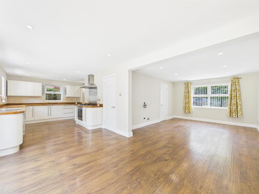 House in Gloucester, Gloucestershire - View 2