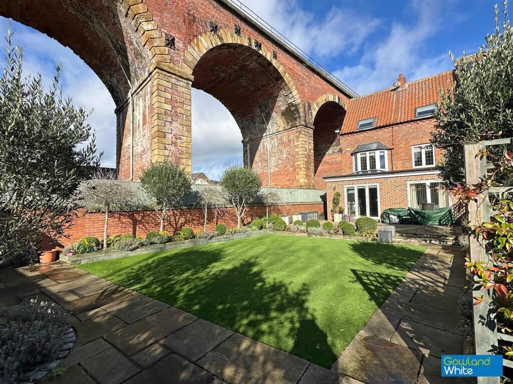 Main image of property: Low Church Wynd, Yarm TS15 9BA