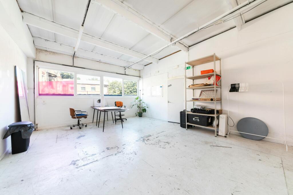 Unit 5 Queens Yard -28.jpg