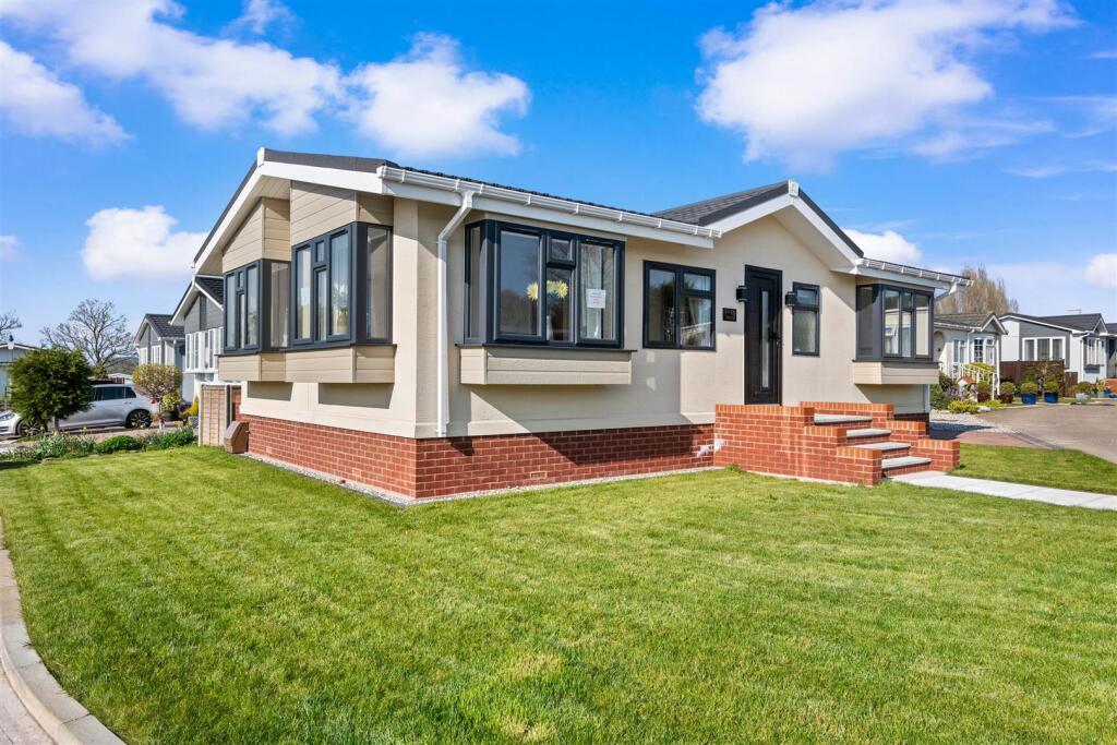 Main image of property: The Park, Dodwell Park, Dodwell