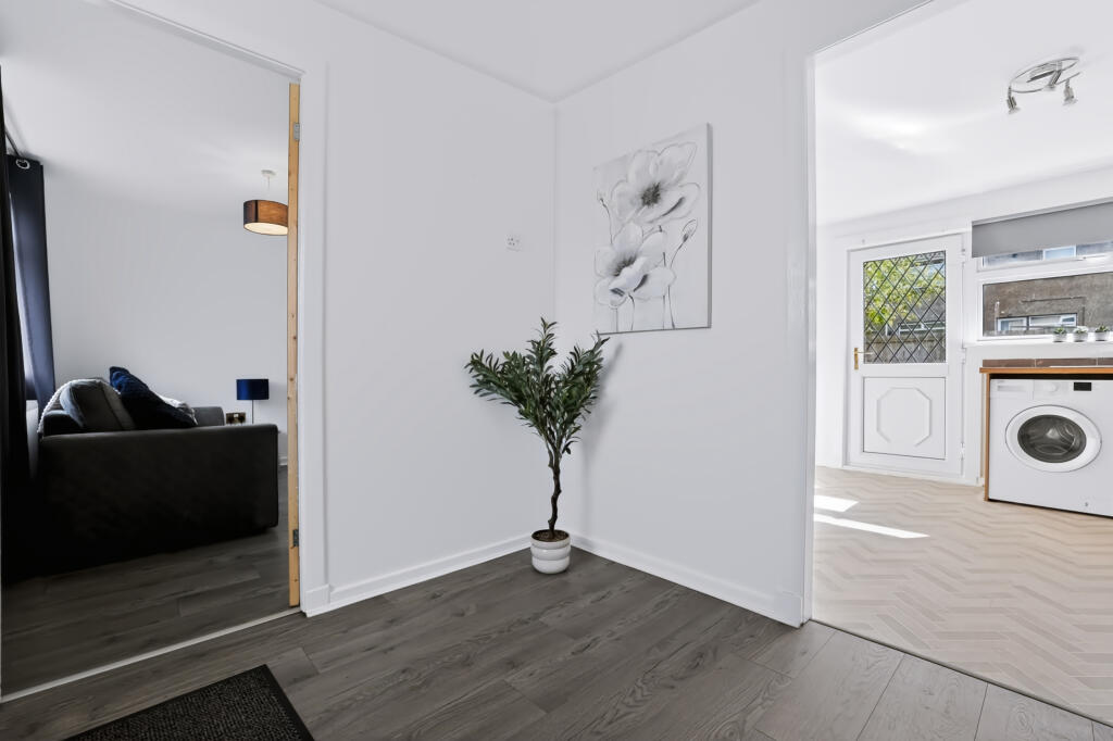 House in Kirkintilloch, Harestanes - View 4