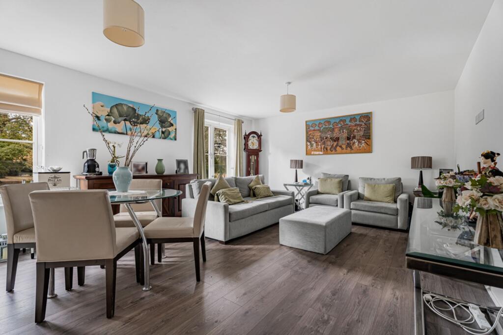 Apartment in Stevenage - View 3