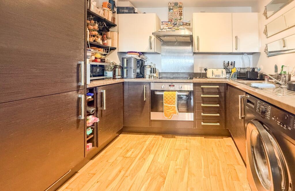 Apartment in Basildon, Essex - View 2