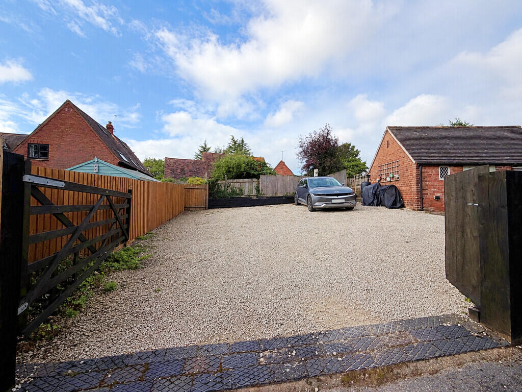 House in Warwick, Stoneleigh - View 5