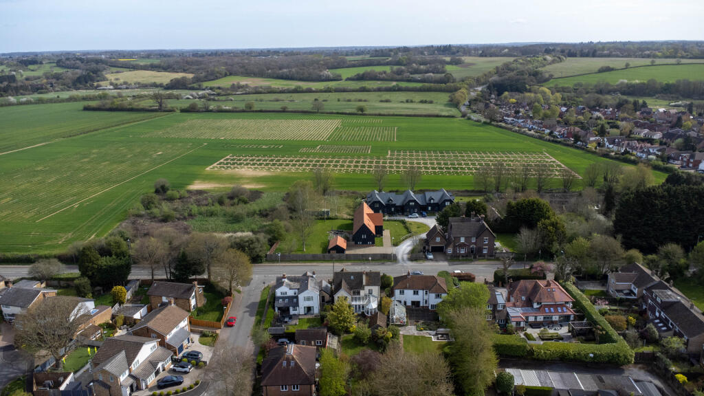 Additional image 31 of Dunstable Road, Redbourn, AL3