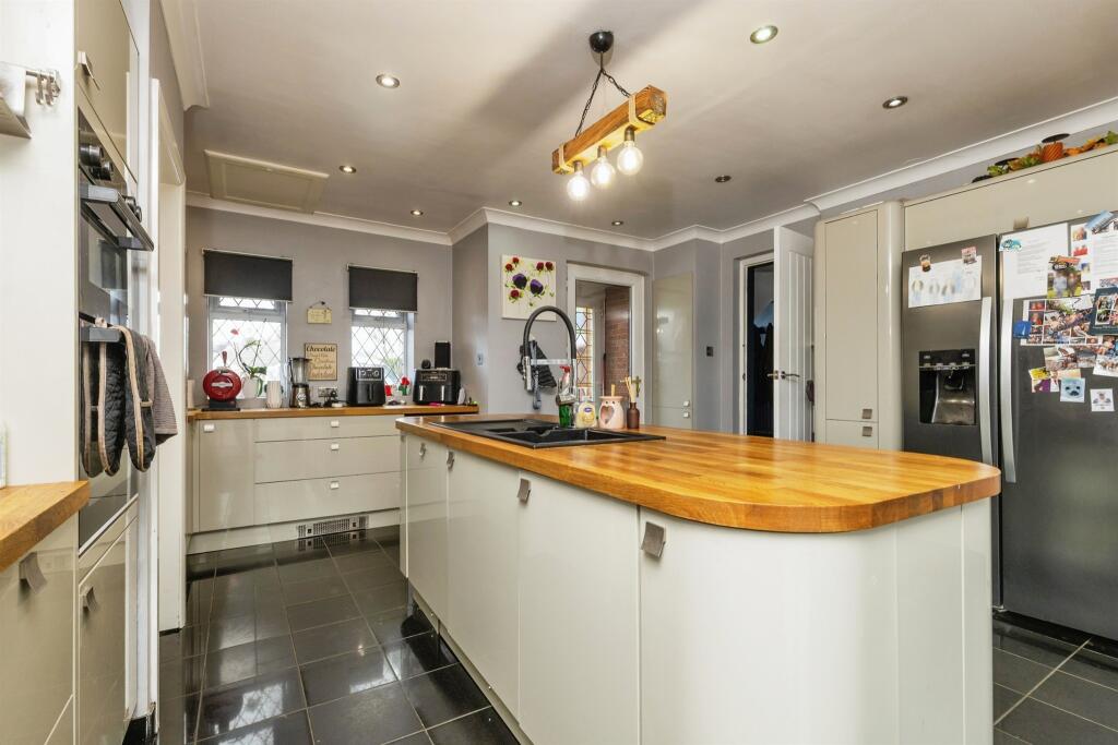 Grantham Road, Waddington, Lincoln photo 4