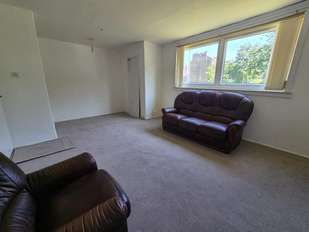 Apartment in Paisley, Renfrewshire - View 4