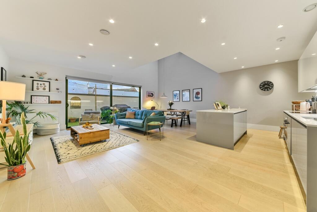 Main image of property: London SE27