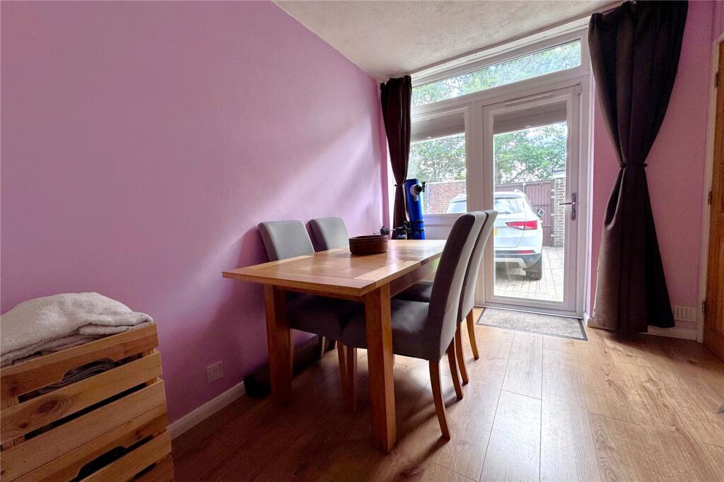 Chaucer Road, Farnborough, Hampshire, GU14 - View 5