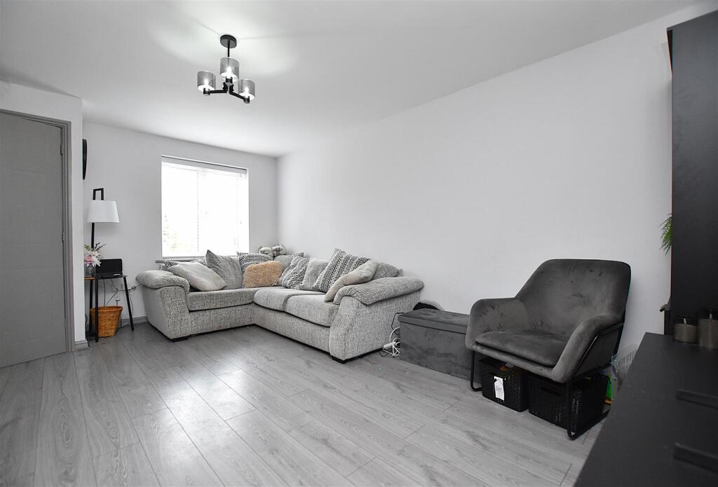 Newquay Drive, Abenbury Park, Wrexham photo 3