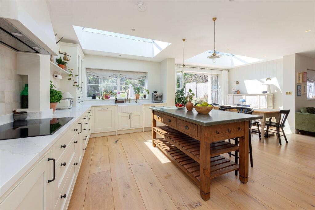 Willow Way, Radlett, Hertfordshire, WD7 photo 2