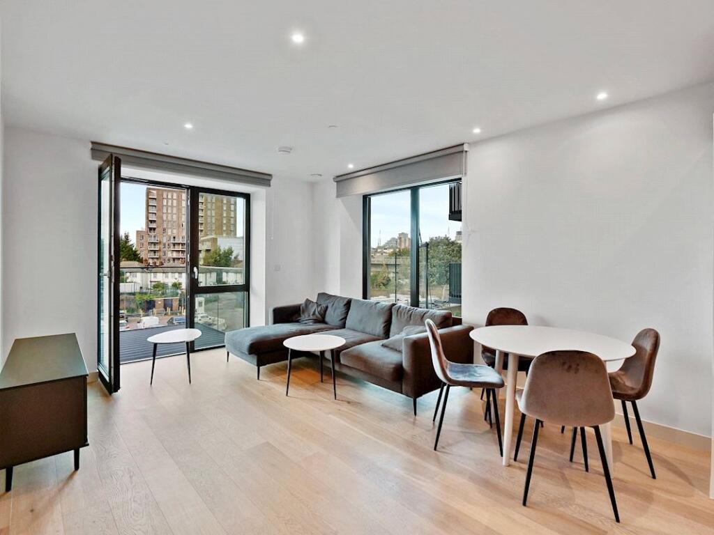 Main image of property: 30 Shipwright Street, London, E16