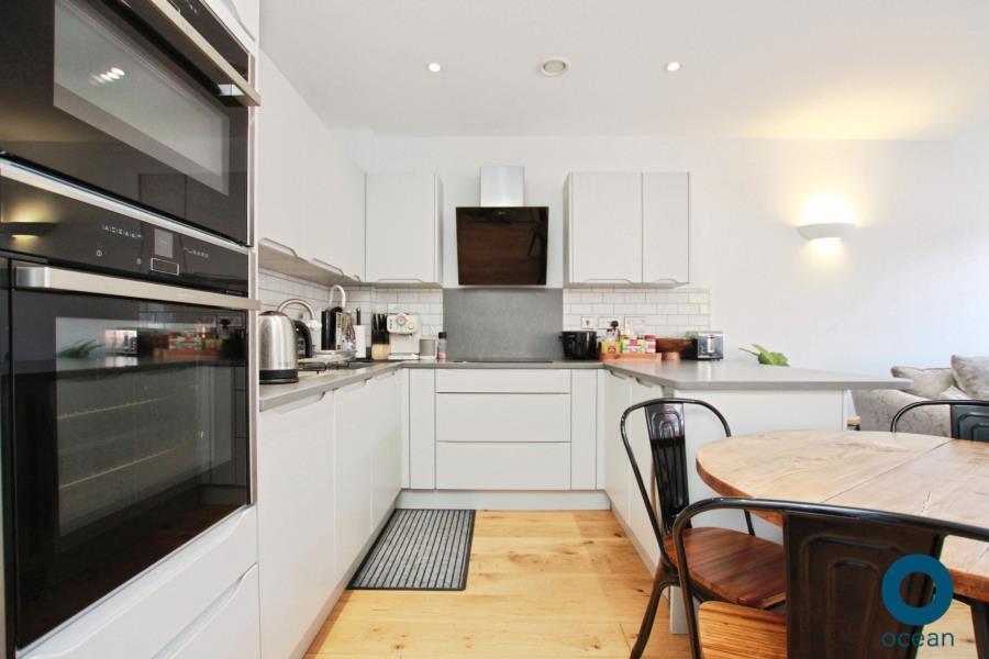 Apartment in Bristol, Stokes Croft, St Paul's - View 5